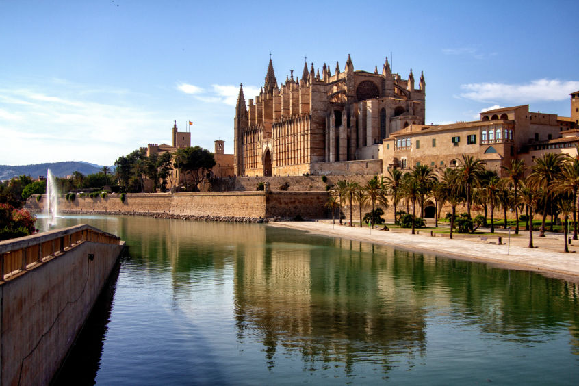 Palma de Mallorca Sommer Urlaub Reise Photo by Yves Alarie on Unsplash